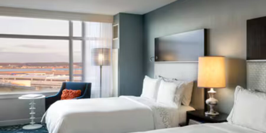 Renaissance Arlington Capital View Hotel